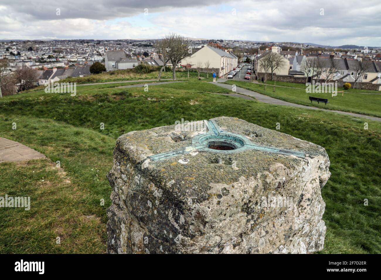 Directions To Mount Pleasant A Triangulation Station At Mount Pleasant Redoubt Or Blockhouse Park,  Stoke, Plymouth. The High Position Gives Exceptional Views In All Directions  Mak Stock Photo - Alamy