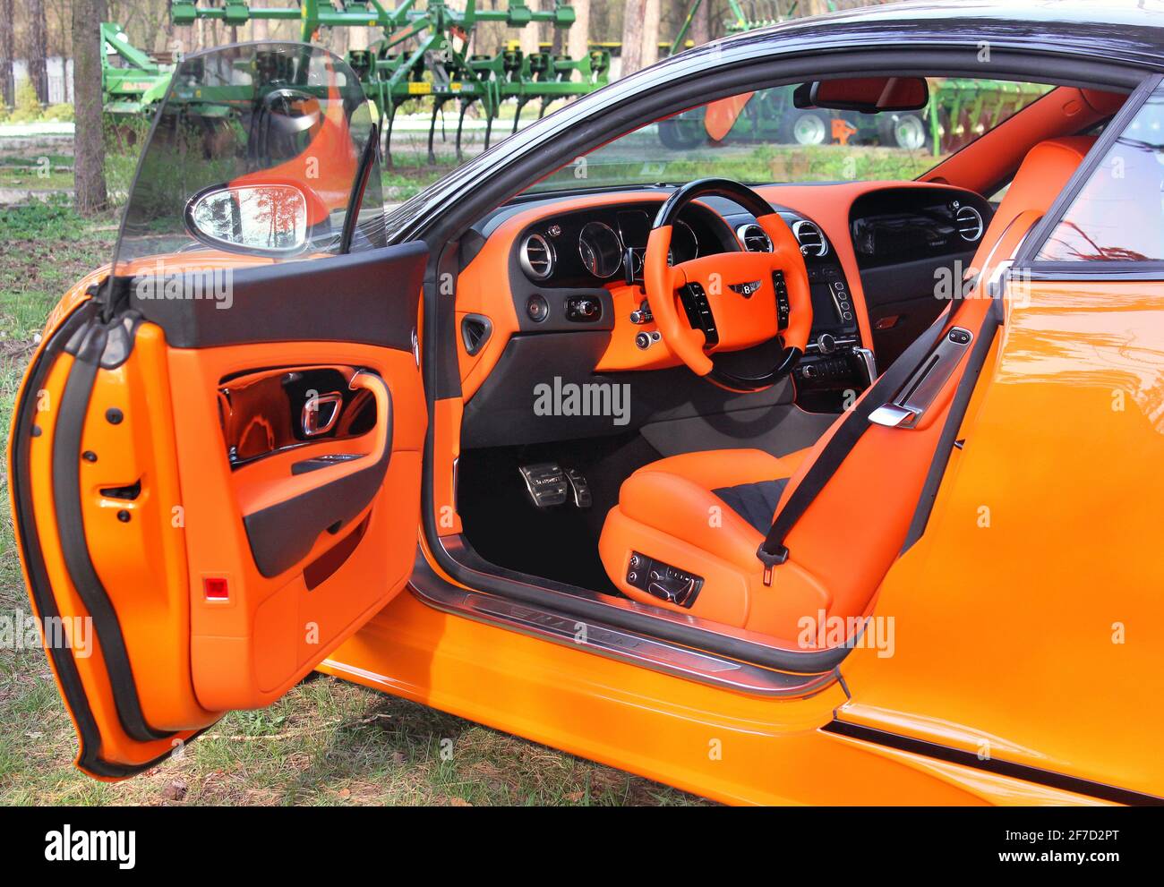 Kiev Ukraine April 9 14 Luxury British Car Bentley Continental Gt Mansory Car Interior Luxury Service Car Interior Details Stock Photo Alamy Kiev Ukraine April 9 14 Luxury British Car Bentley Continental Gt Mansory Car Interior Luxury Service Car Interior Details Stock Photo Alamy