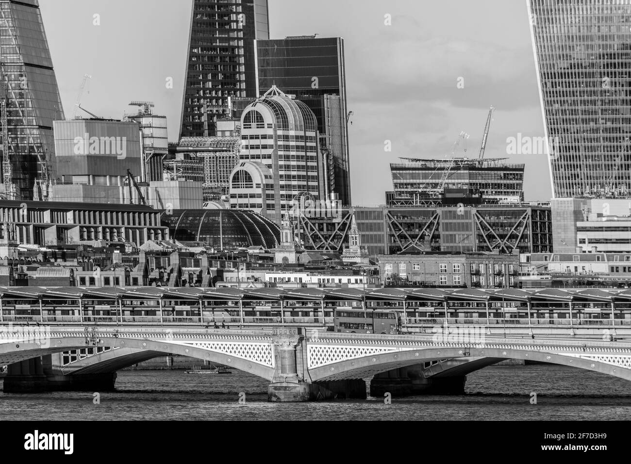 London the River Thames Stock Photo Alamy