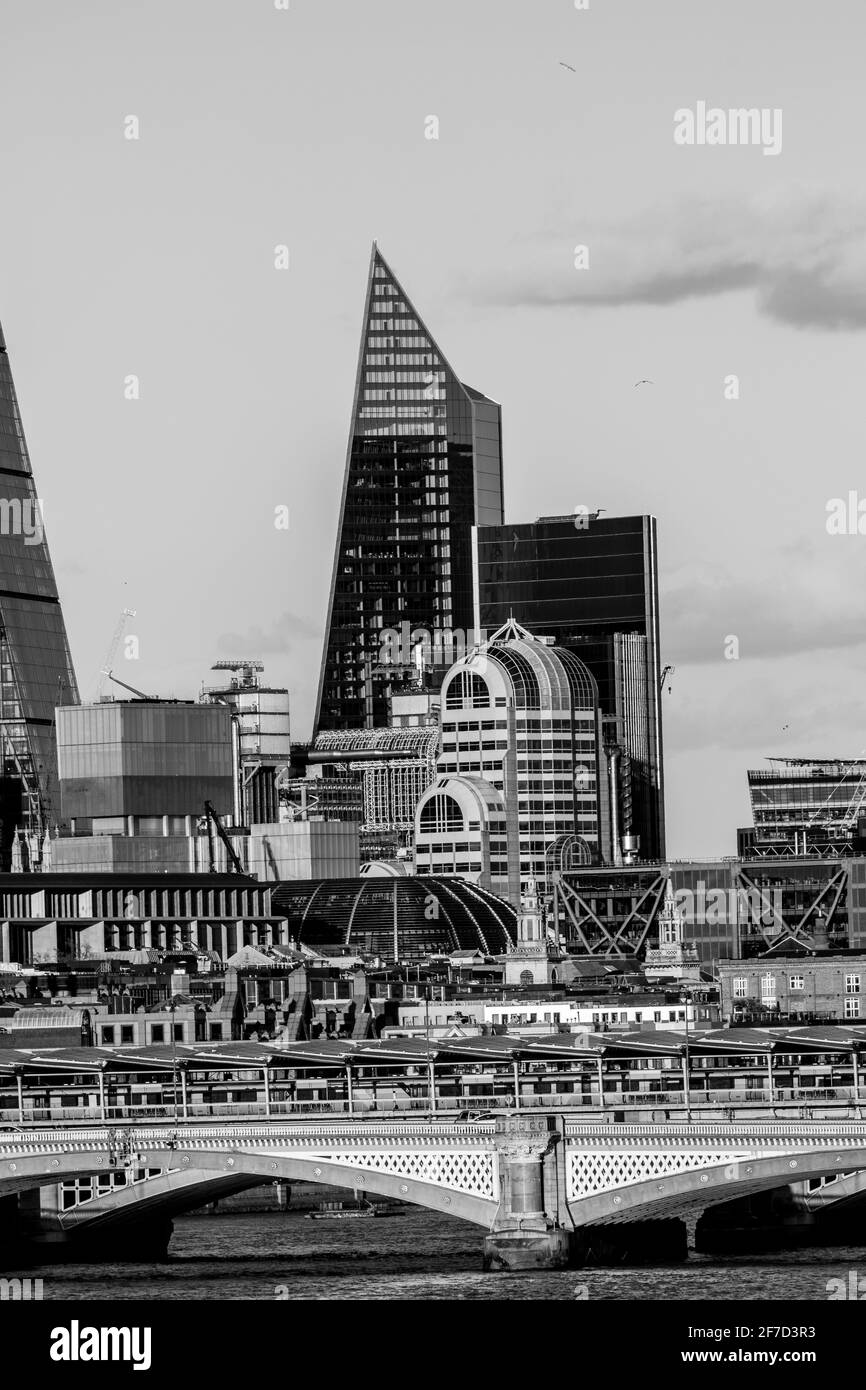 London the River Thames Stock Photo Alamy