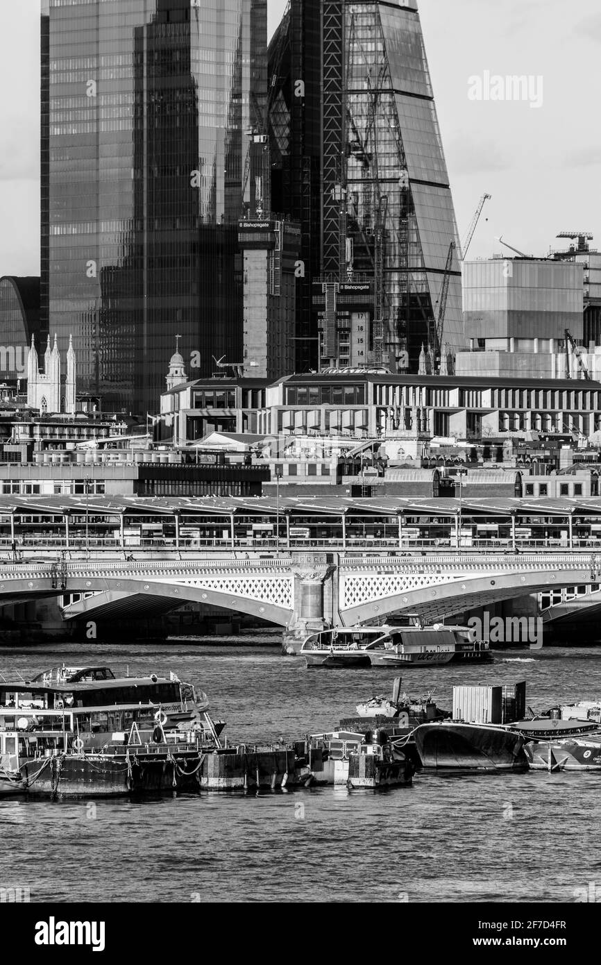 London the River Thames Stock Photo Alamy