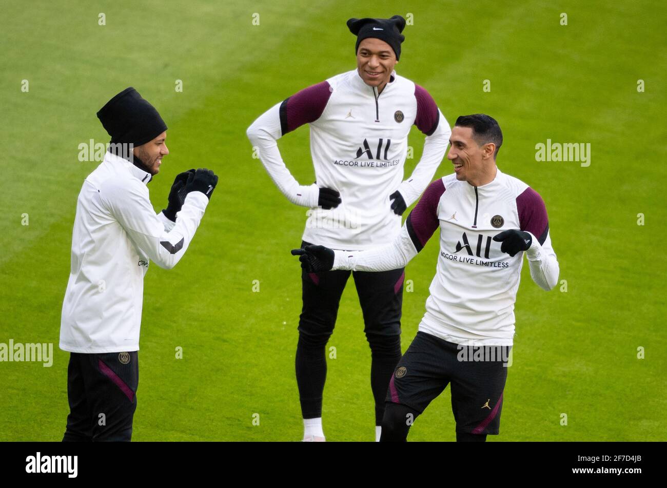 Munich, Germany. 06th Apr, 2021. Football: Champions League, before the quarter-final Bayern Munich - Paris Saint-Germain. Final training Paris Saint-Germain at the Allianz Arena. Neymar Jr (l-r), Kylian Mbappe and Angel Di Maria in action. Credit: Sven Hoppe/dpa/Alamy Live News Stock Photo