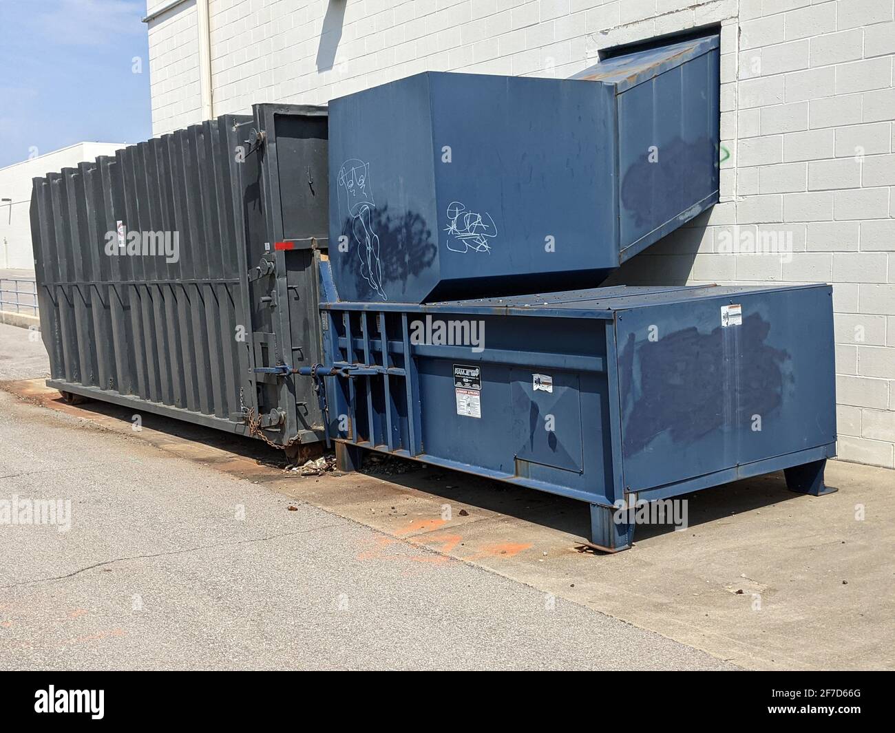 Garbage chute hires stock photography and images Alamy