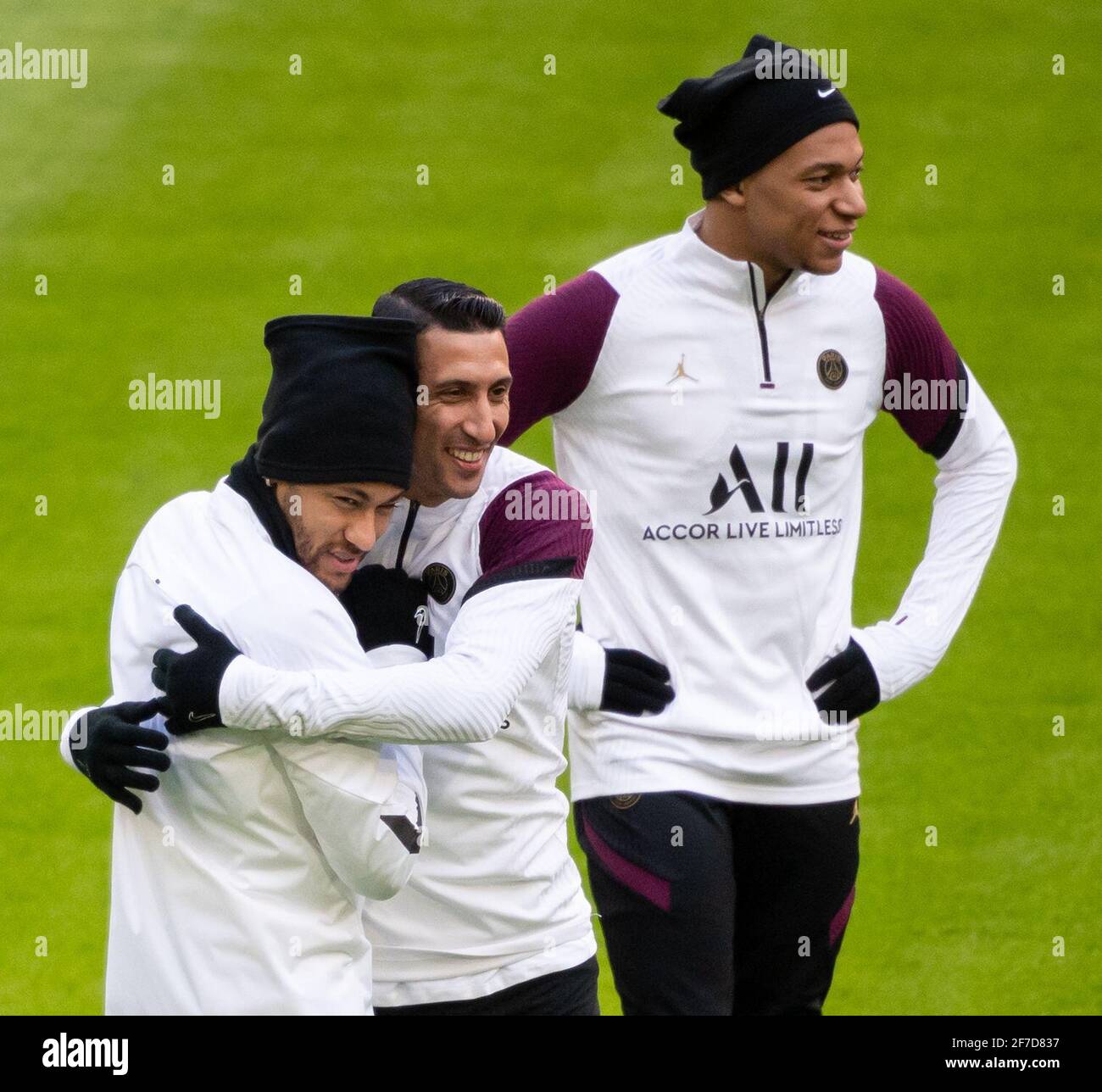 Munich, Germany. 06th Apr, 2021. Football: Champions League, before the quarter-final Bayern Munich - Paris Saint-Germain. Final training Paris Saint-Germain at the Allianz Arena. Neymar Jr (l-r), Angel Di Maria and Kylian Mbappe in action. Credit: Sven Hoppe/dpa/Alamy Live News Stock Photo