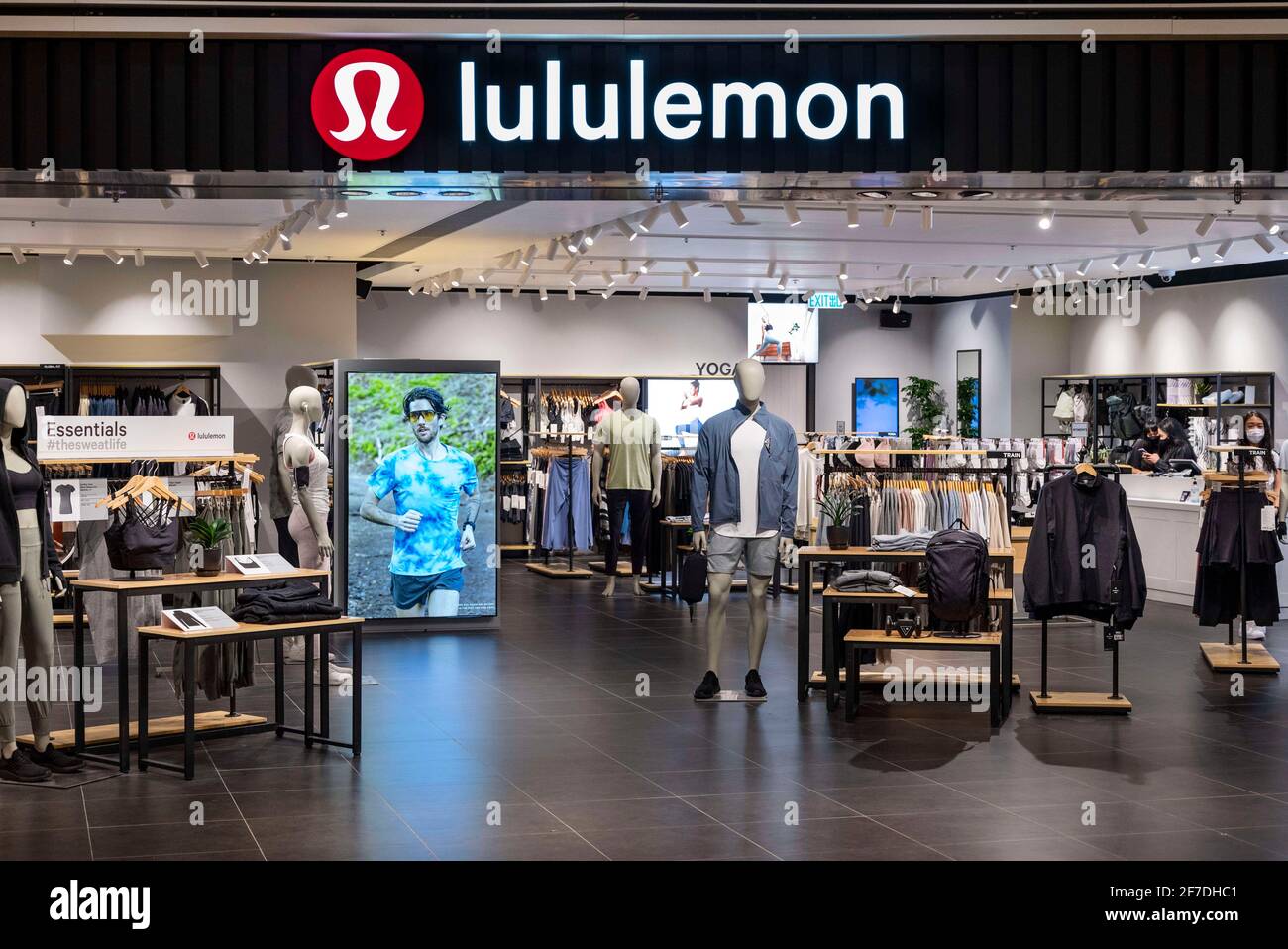 lululemon southgate hours