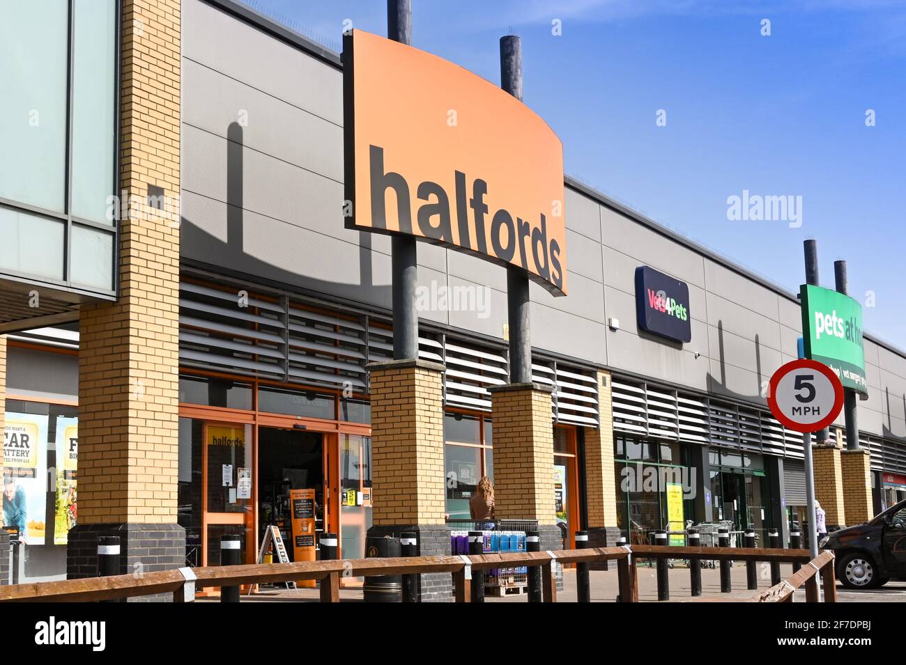 Halfords hot sale enfield bikes