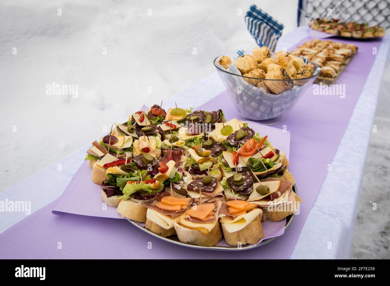 Page 3 Party Food Table Garden Buffet High Resolution Stock Photography And Images Alamy