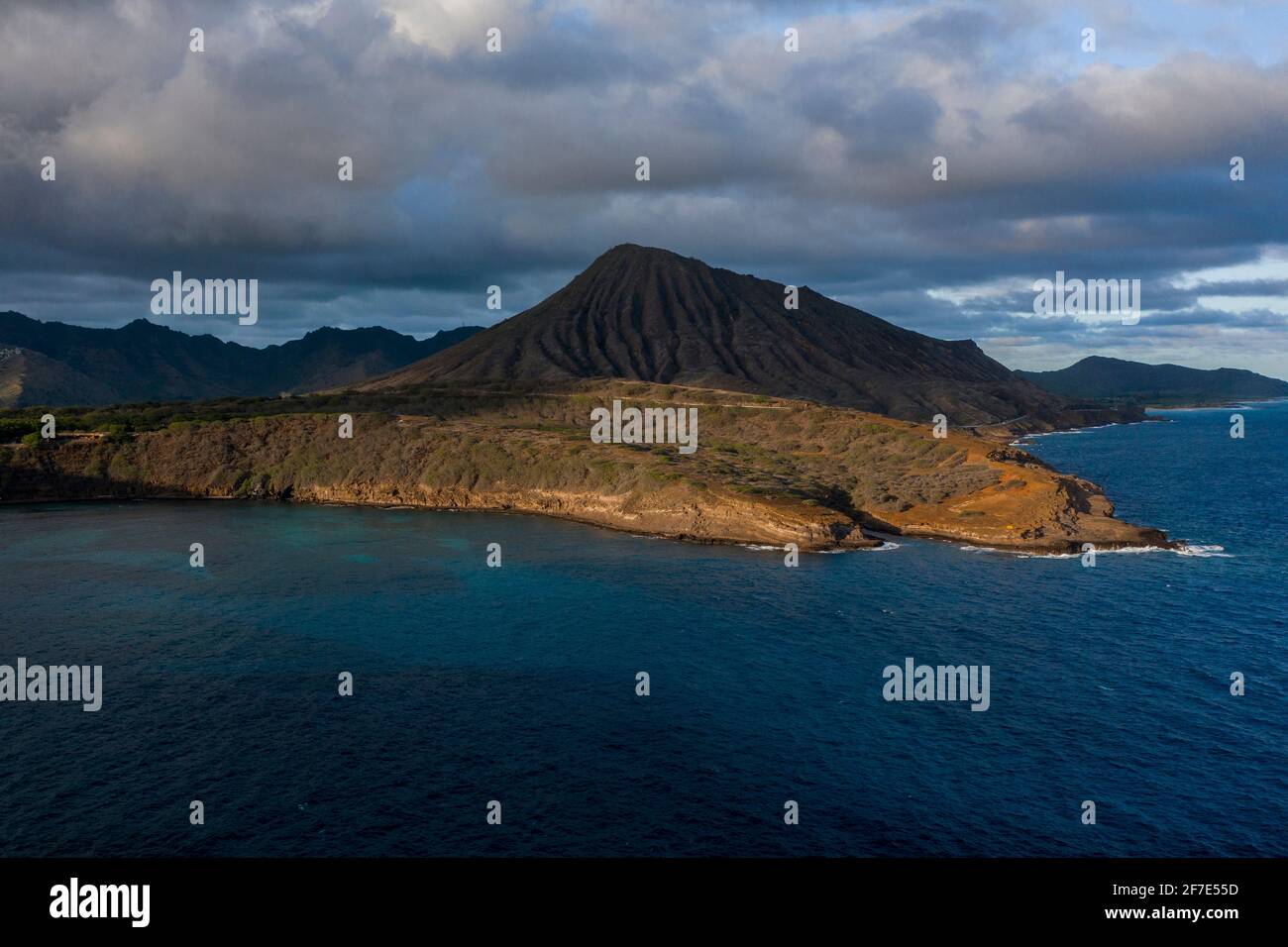Striking shot of the leeward side of of the island of O'ahu Stock Photo