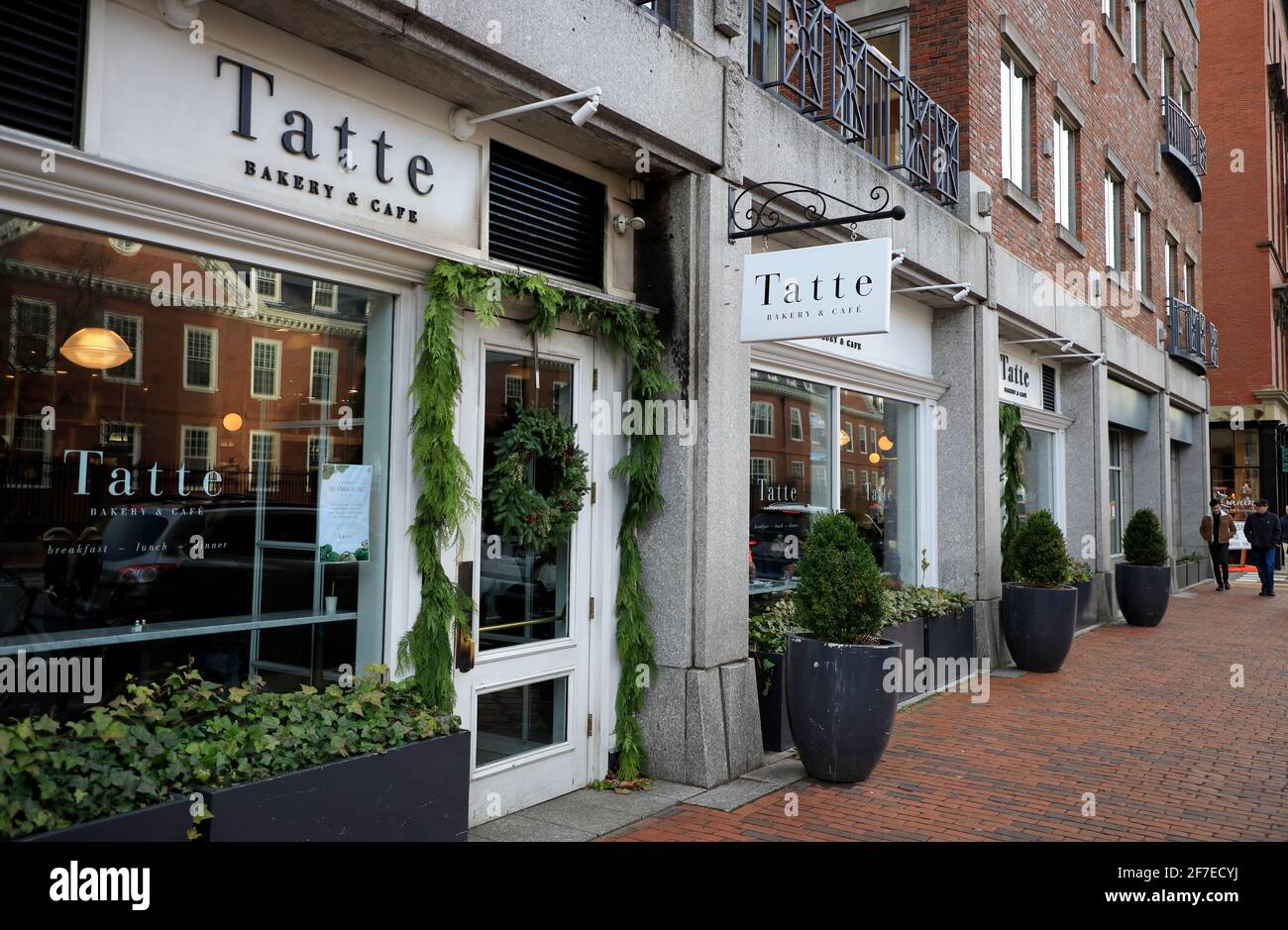 Tourist sidewalk cafe cambridge hi-res stock photography and images - Alamy
