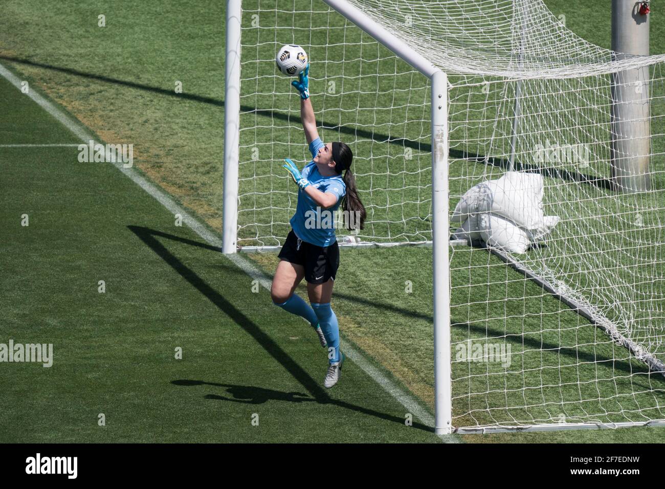 Washington State Cougars goalkeeper Marissa Zucchetto (0) makes a save during a NCAA women’s soccer match against the USC Trojans, Sunday, April 4, 20 Stock Photo