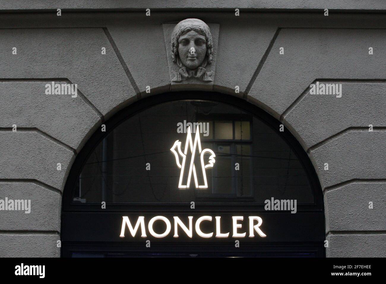 Moncler logo hi-res stock photography and images - Alamy