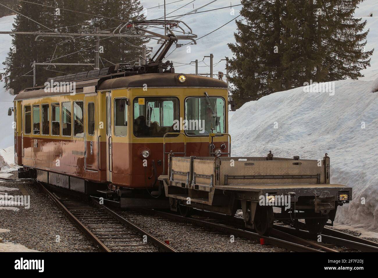 Narrow gauge train in Murren, connecting villages in Lauterbrunnen ...