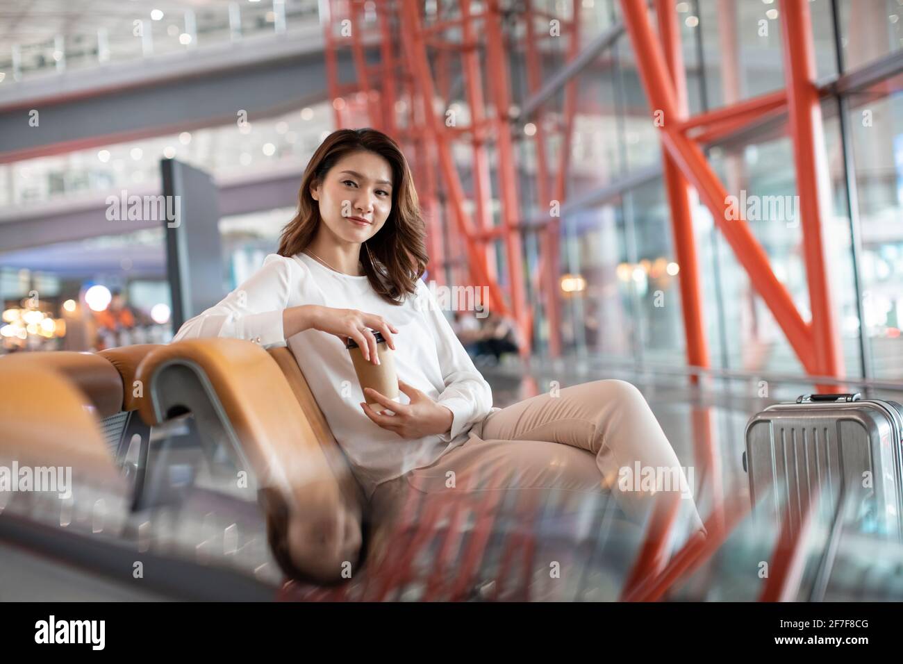 Chinese passenger flight hi-res stock photography and images - Alamy