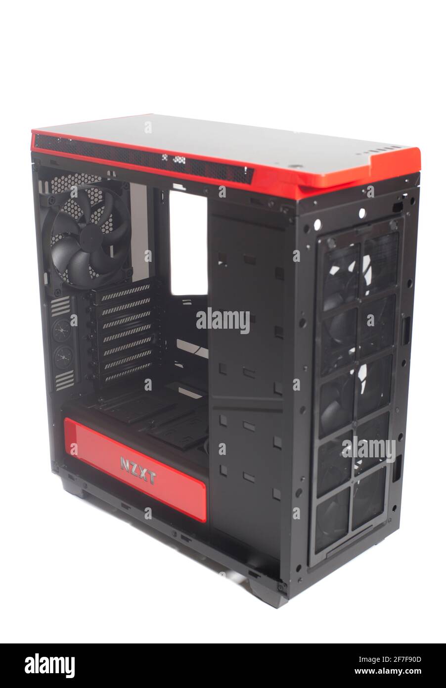 Russian Pc Case Moscow, Russia April 07,2021 NZXT Desktop Computer Case Stock Photo - Alamy