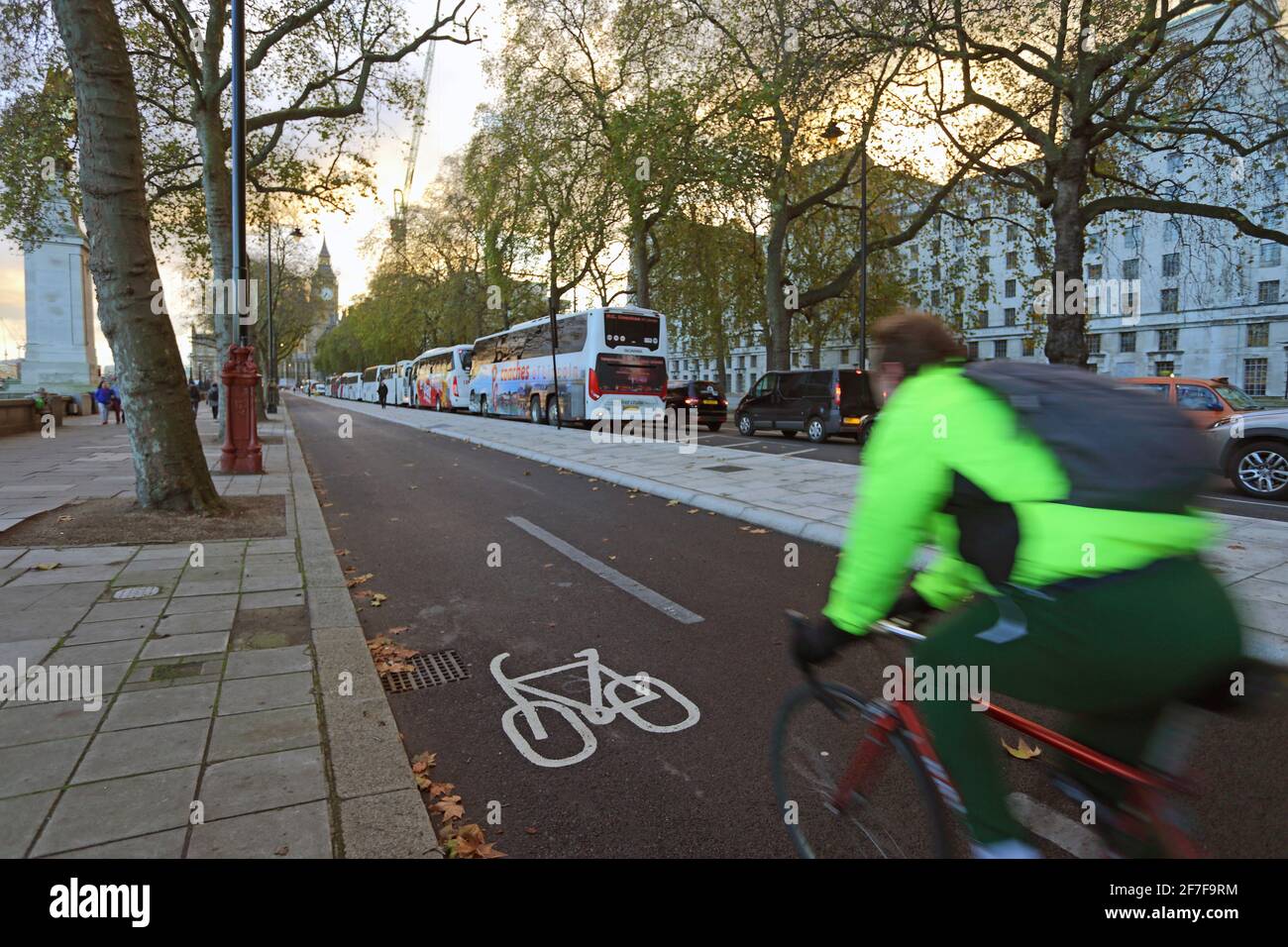 Cyclist on the Cycle Super Highway on the Embankment in central London ,England , UK Stock Photo