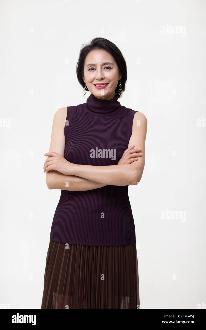 Beautiful mature asian woman hi-res stock photography and images - Alamy