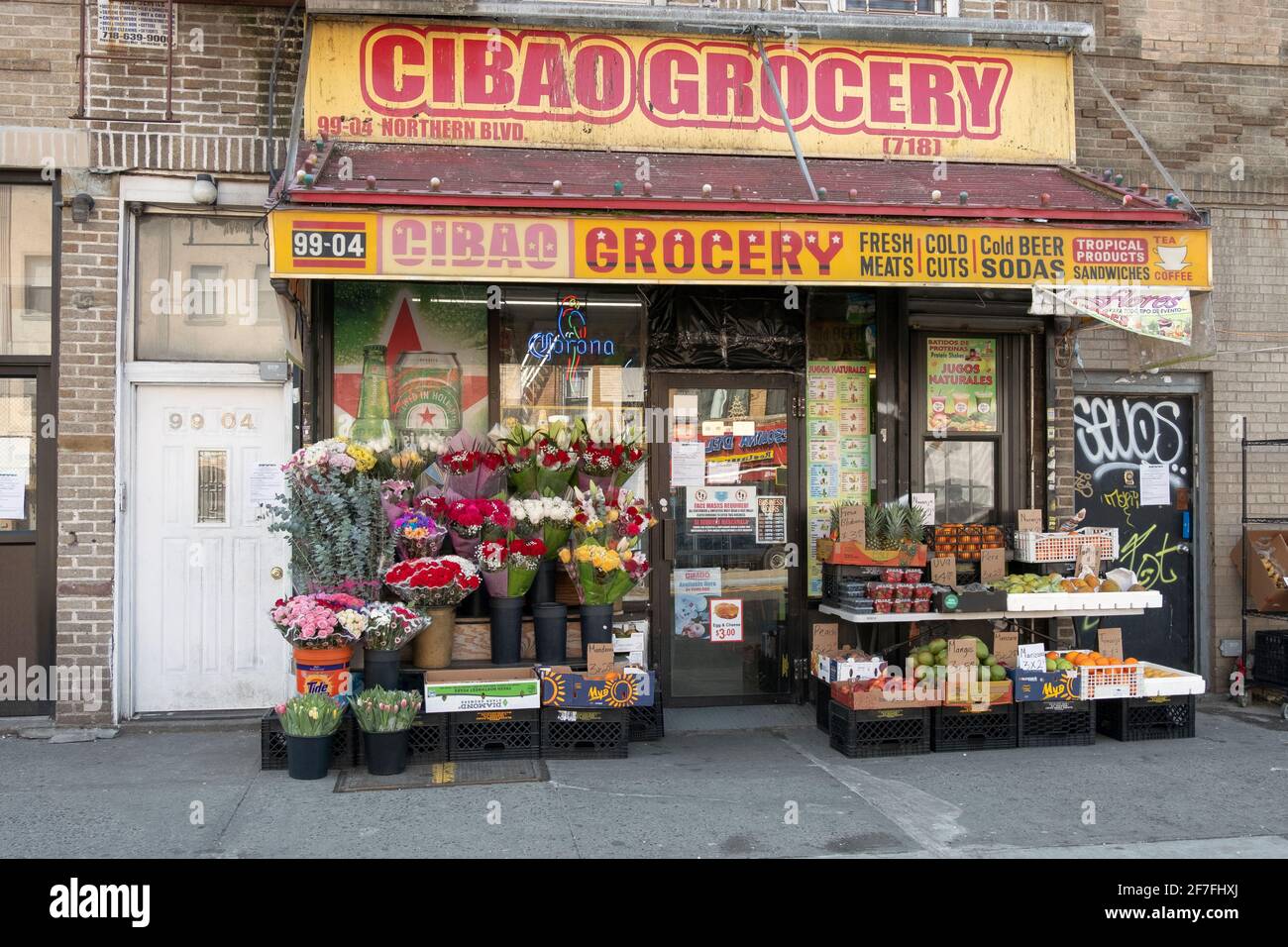 The exterior of the Cibao Grocery store bodega on Northern Boulevard in