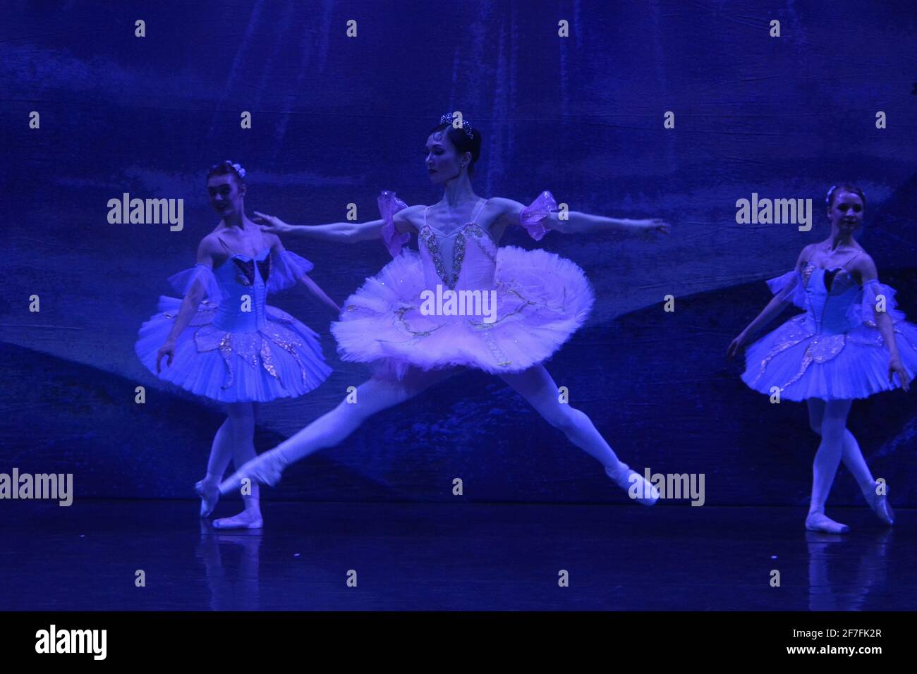 Ballet classique hi-res stock photography and images - Alamy