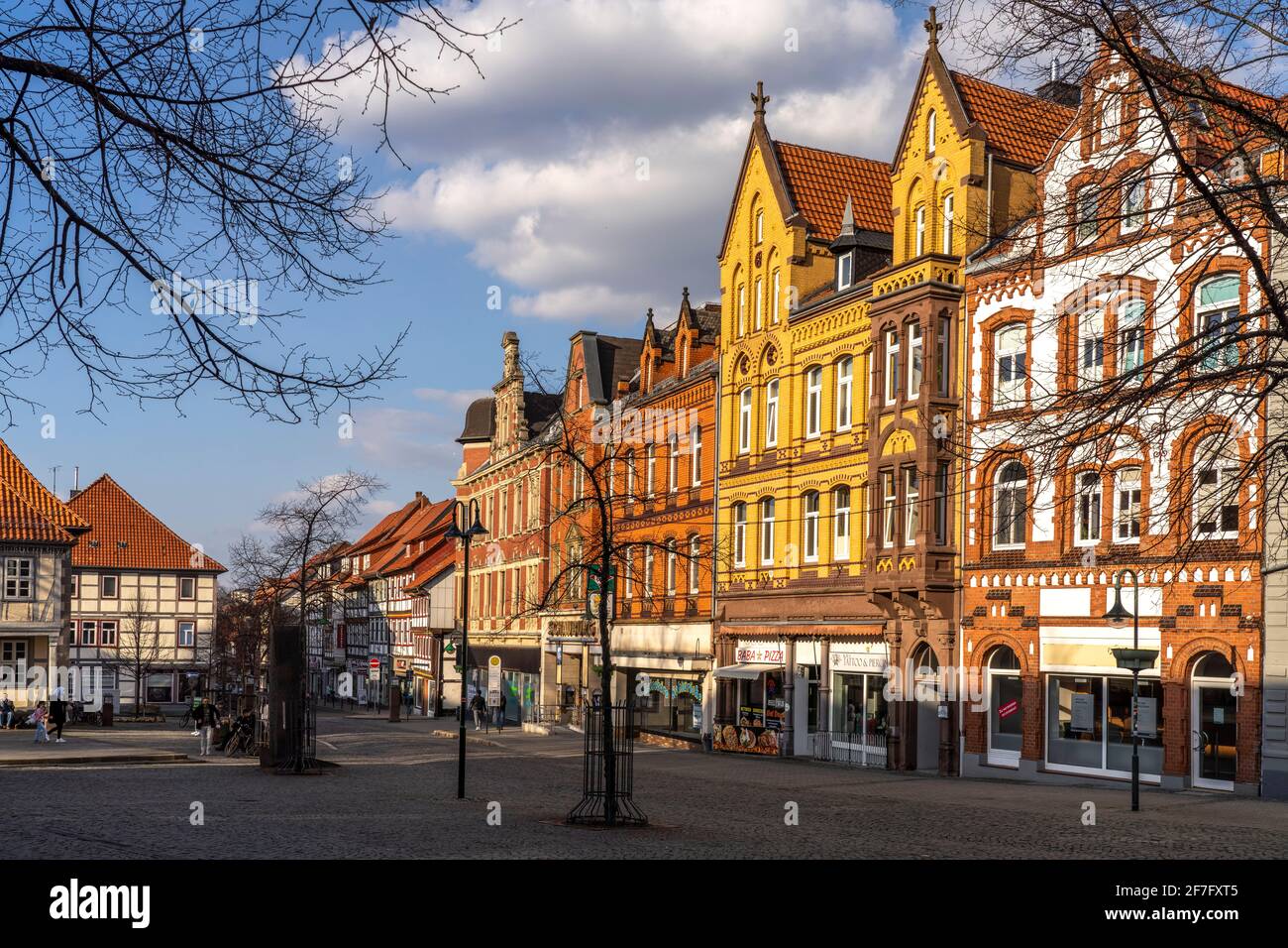 Wilhelminische Bauten am Marktplatz von Northeim, Niedersachsen, Deutschland   |  Wilhelminian style buildings on market square in Northeim, Lower Sax Stock Photo