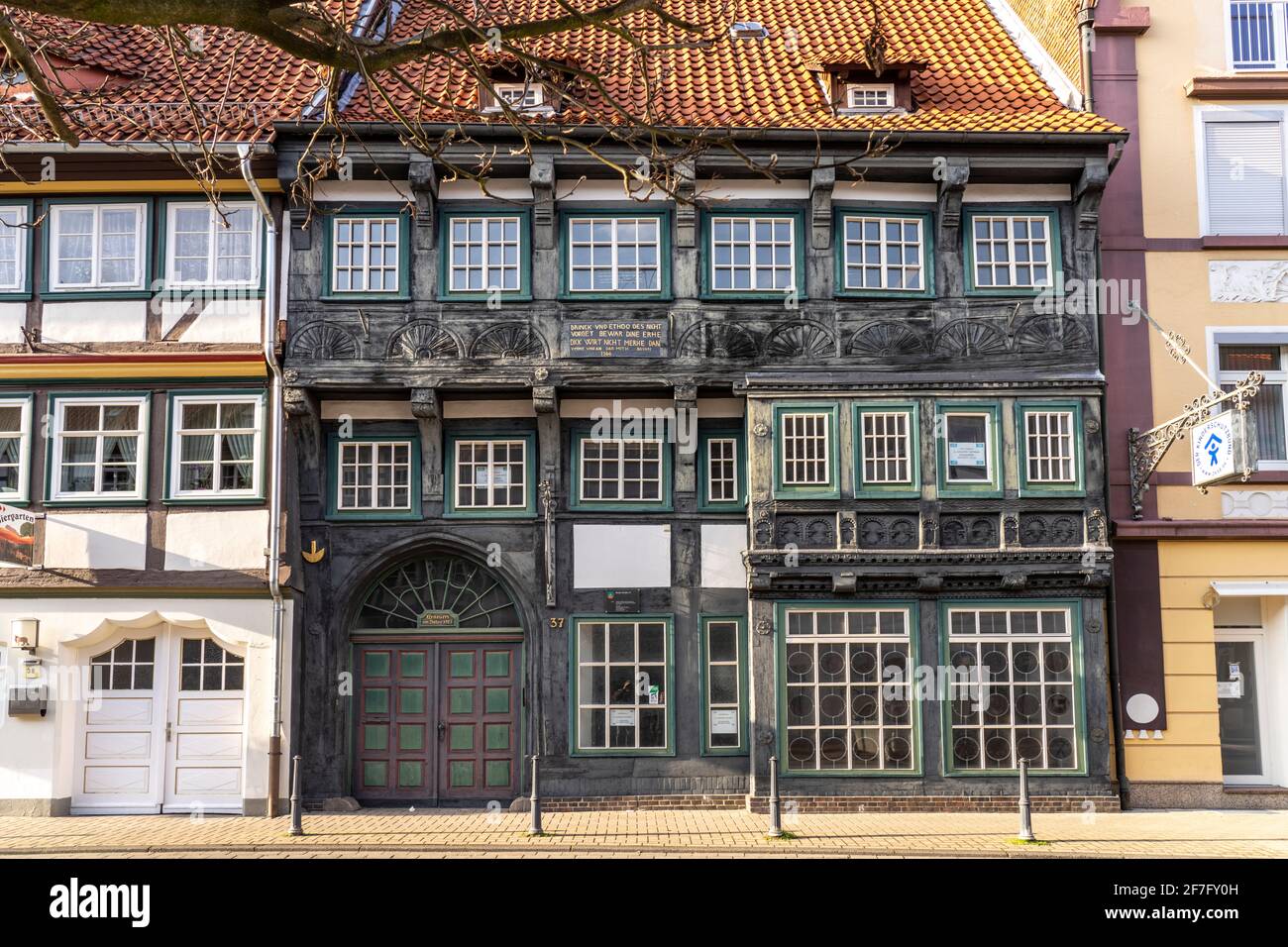 Historischer Ständer-Geschossbau von 1566 in Northeim, Niedersachsen, Deutschland   |  historic house built in 1566 in Northeim, Lower Saxony, Germany Stock Photo