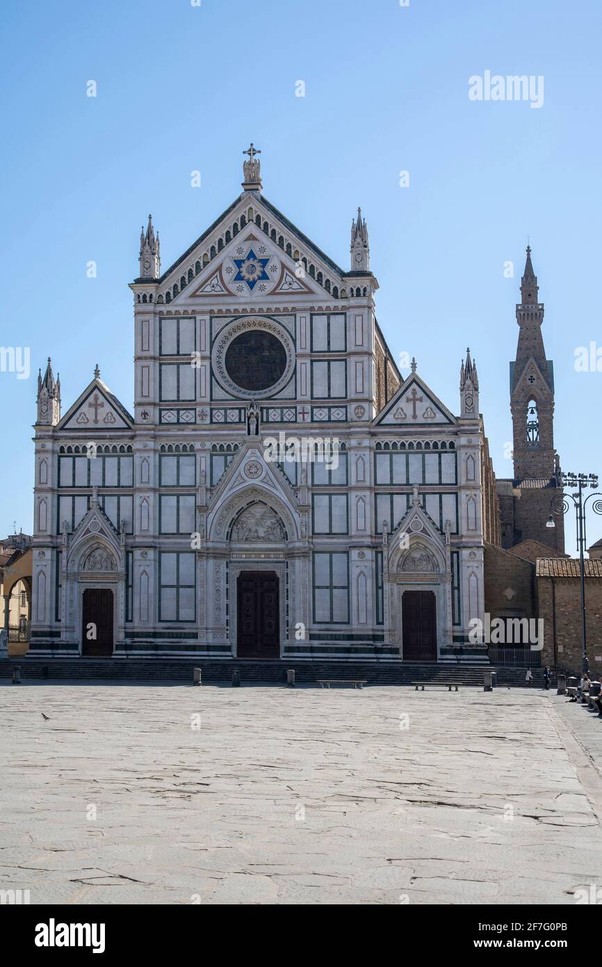 (3/31/2021) Covid-19 lockdown in Italy, Florence is in a high-risk red zone, the square of the Basilica of Santa Croce is empty (Photo by Federico Neri/Pacific Press/Sipa USA) Stock Photo