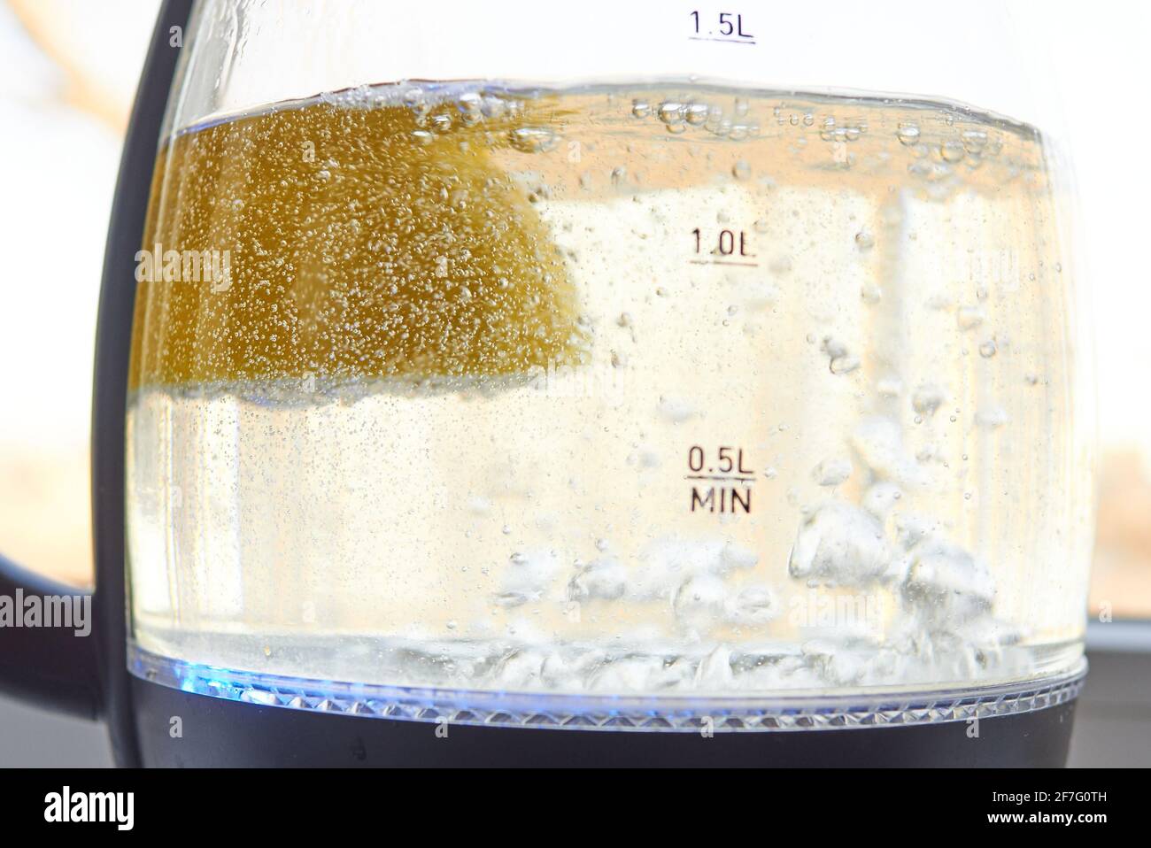 Descaling a kettle hires stock photography and images Alamy