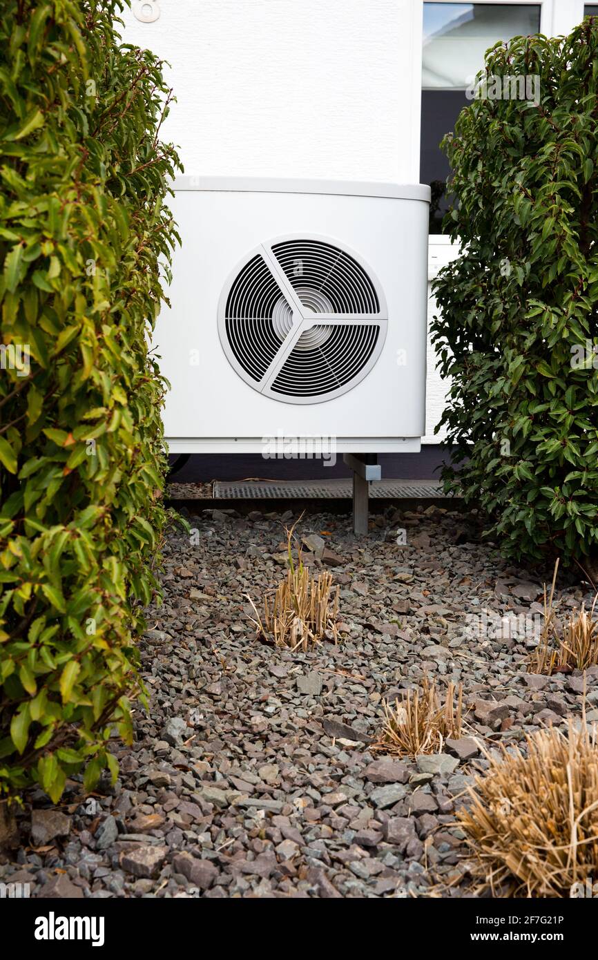 Airsource Heat Pump, Airtowater Heat Pump For Heat Generation In The