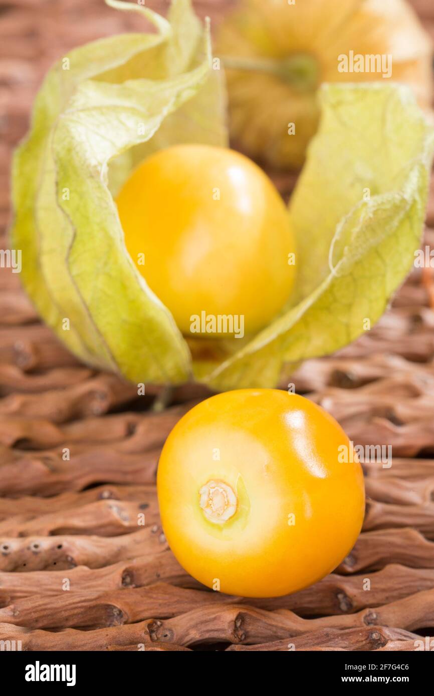 Golden berry, tropical fruit uchuva. top view - Physalis peruviana ...