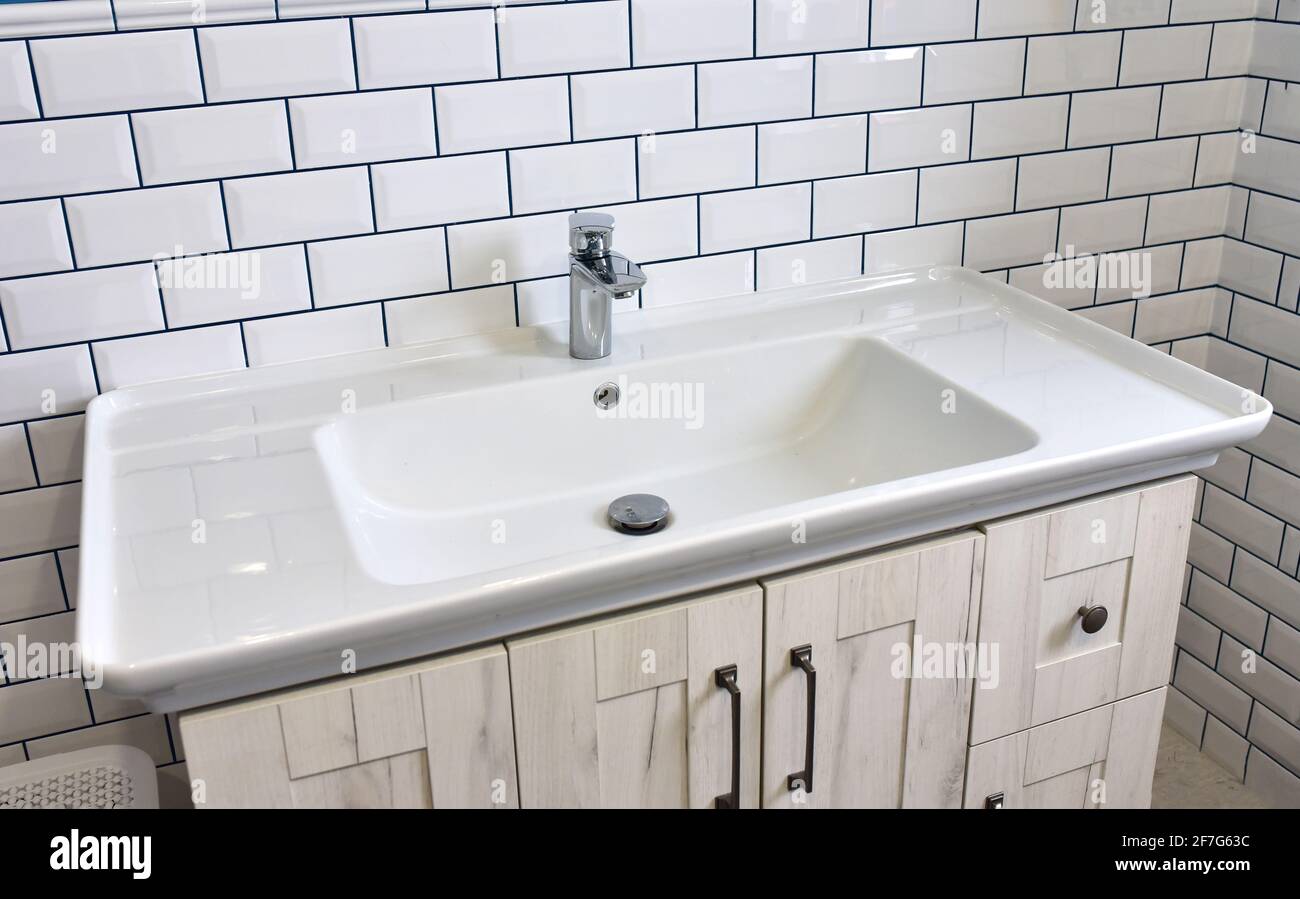 Details 300 wash basin background tiles Abzlocal.mx