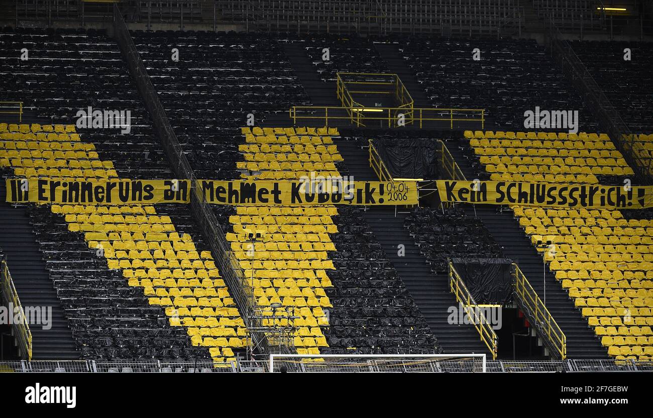 Fans In memory of Mehmet Kubasik - No final line, banner on the tribune, NSU murders, feature, symbol photo, edge motif, football 1st Bundesliga season 2020/2021, 27th matchday, matchday27, Borussia Dortmund-Eintracht Frankfurt 1-2 on 03.04 .2021 Signal Iduna Park in Dortmund. Photo: Jan Huebner/Pool via Sven Simon Fotoagentur GmbH & Co. Press photo KG # Prinzess-Luise-Str. 41 # 45479 M uelheim/R uhr # Tel. 0208/9413250 # Fax. 0208/9413260 # GLS Bank # BLZ 430 609 67 # Account 4030 025 100 # IBAN DE75 4306 0967 4030 0251 00 # BIC GENODEM1GLS # www.svensimon.net DFL REGULATIONS PROHIBIT ANY Stock Photo