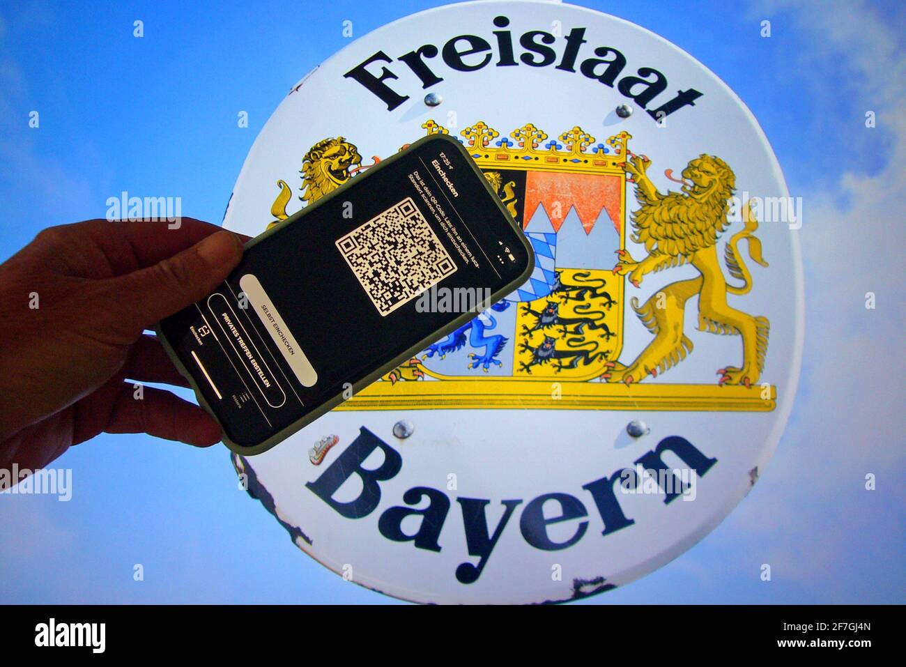 Munich Deutschland 07th Apr 2021 Theme Picture Symbol Photo Luca App Bavaria Wants To Use The Luca App To Better Be Able To Follow Up On Contacts In The Corona Crisis The