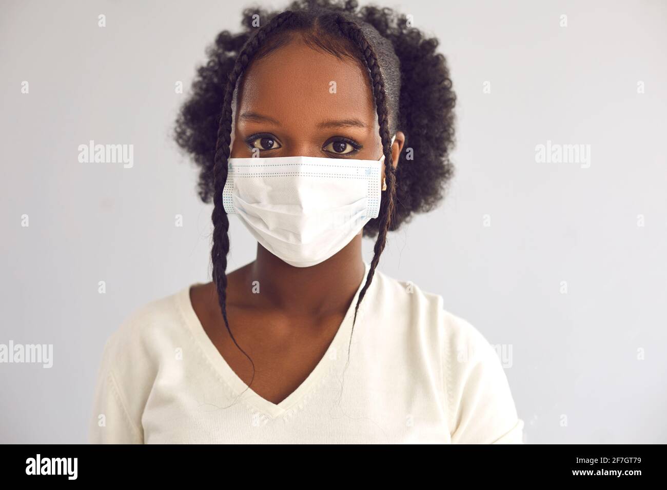African woman face mask hi-res stock photography and images - Alamy