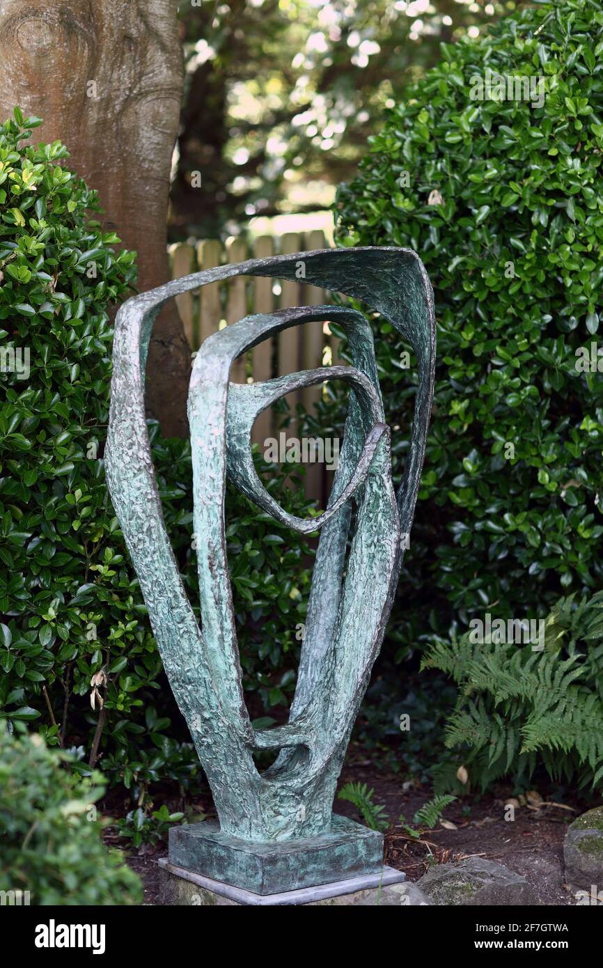 Garden Sculpture (Model for Meridian) at the Barbara Hepworth Museum and Sculpture Garden, St Ives, Cornwall, England, UK Stock Photo