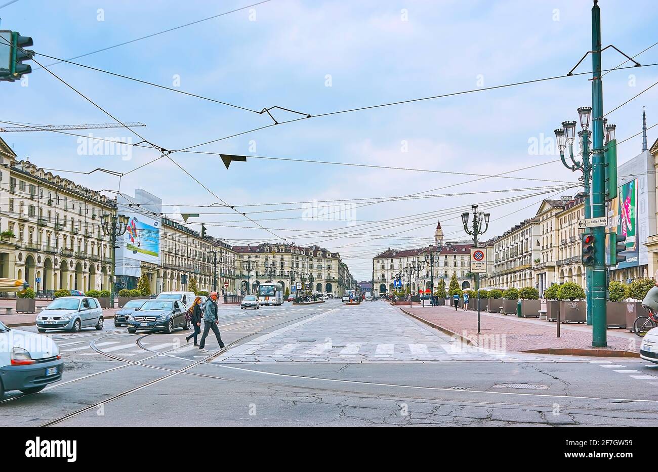 Largest squares in europe hires stock photography and images Alamy