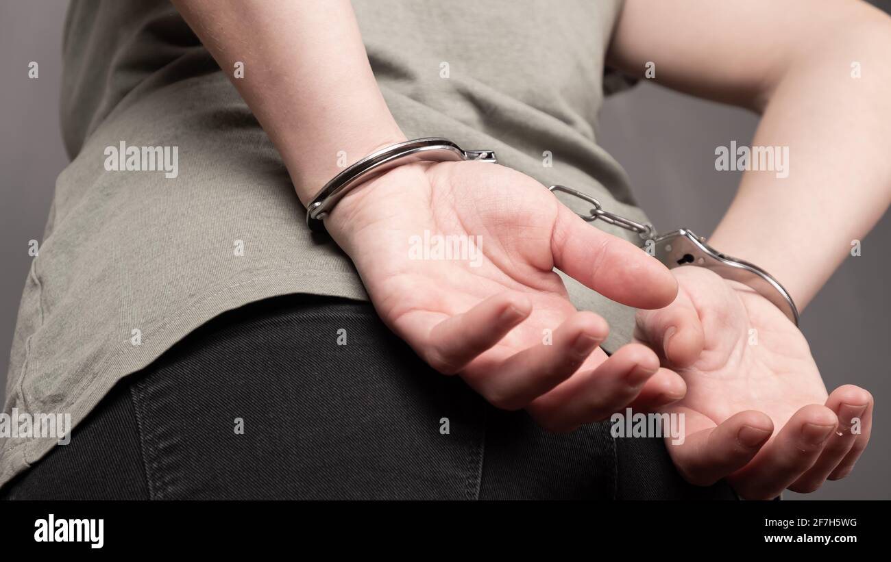 Handcuffed prisoners hires stock photography and images Alamy