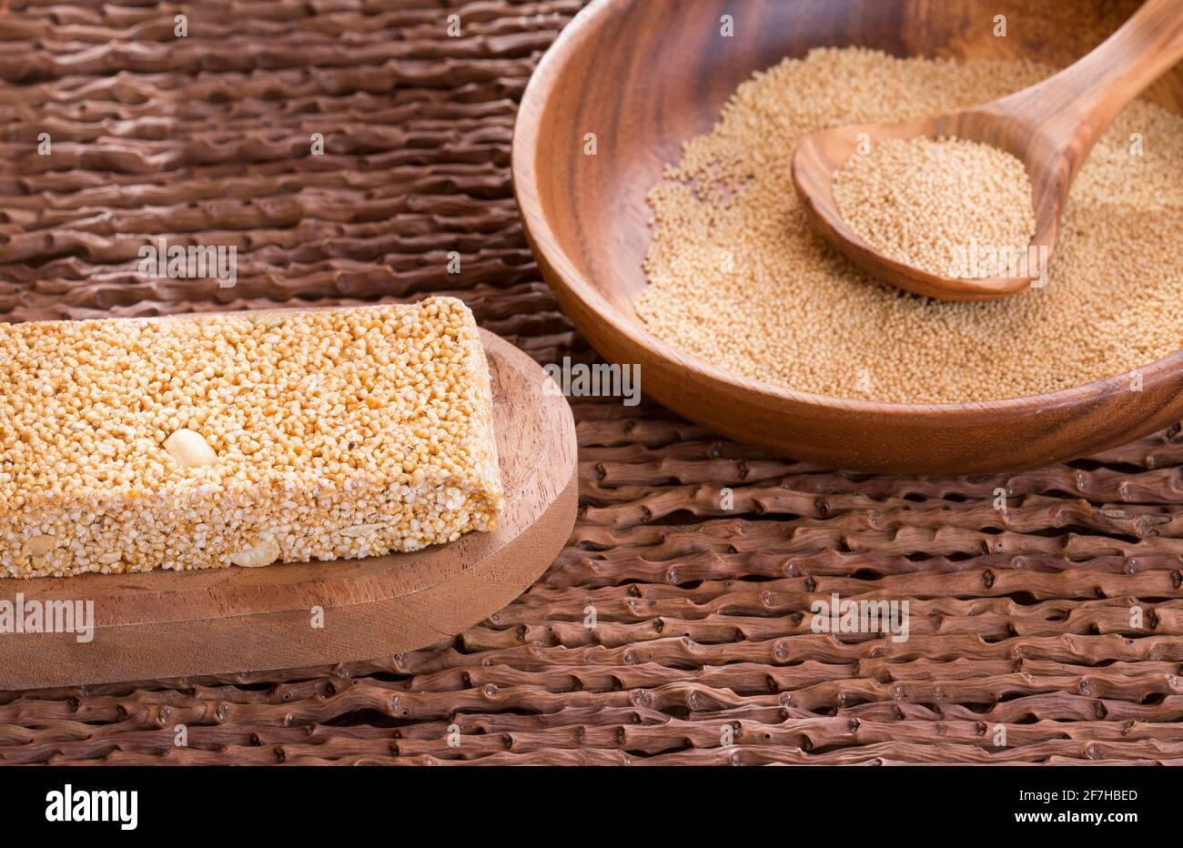 Amaranth seeds and cereal bar amaranthus Stock Photo Alamy