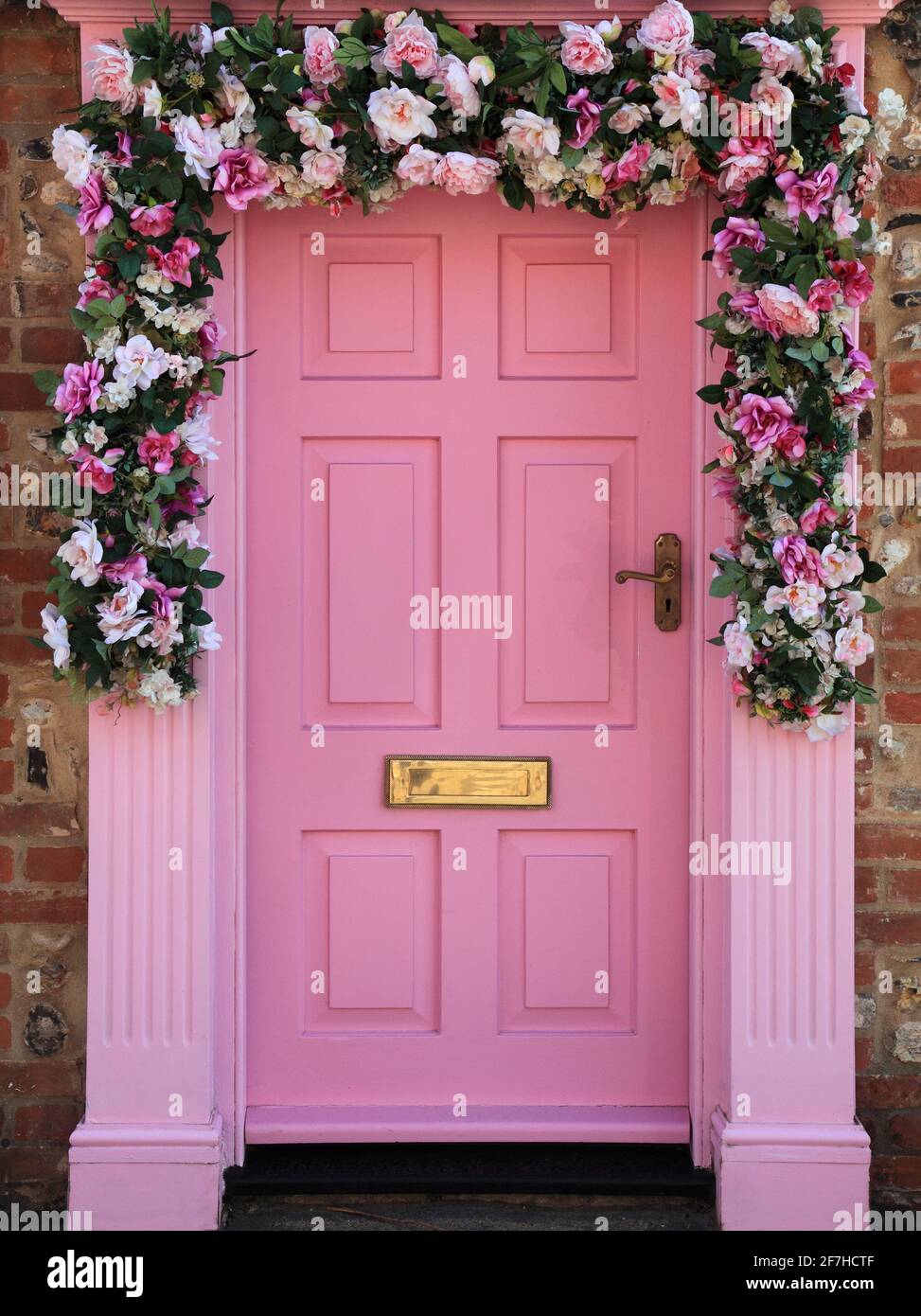 Mable's, Shop Front, Burnham Market, Norfolk, England, UK, decorated, roses Stock Photo