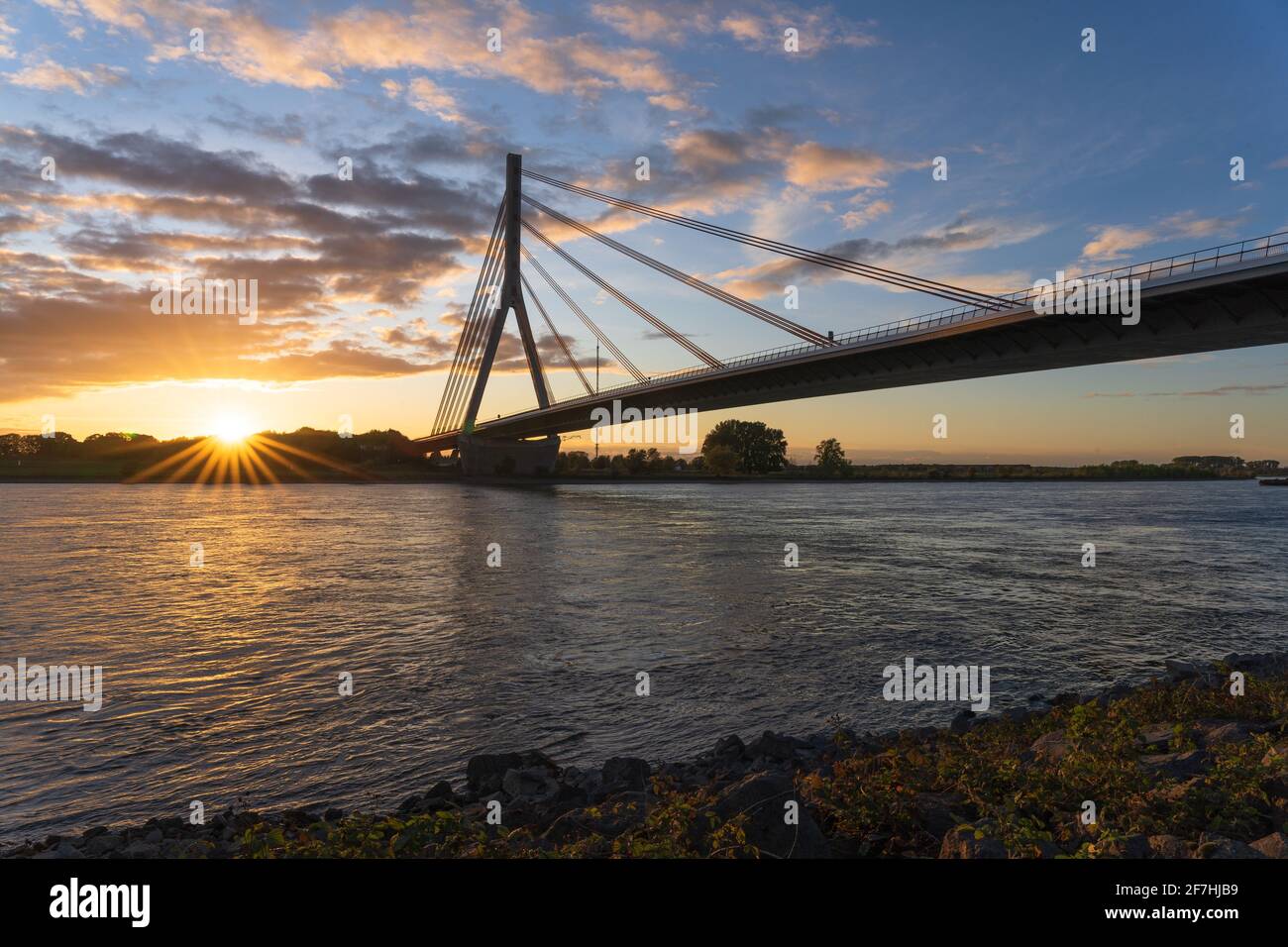 Rheinbrücke Wesel bei Sonnenuntergang Stock Photo