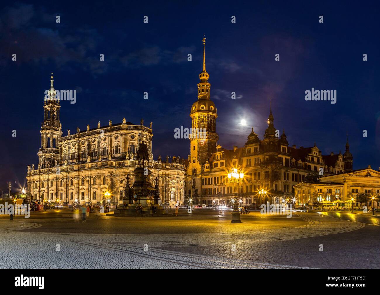 Night view of Dresden. Beautiful summer night Stock Photo - Alamy