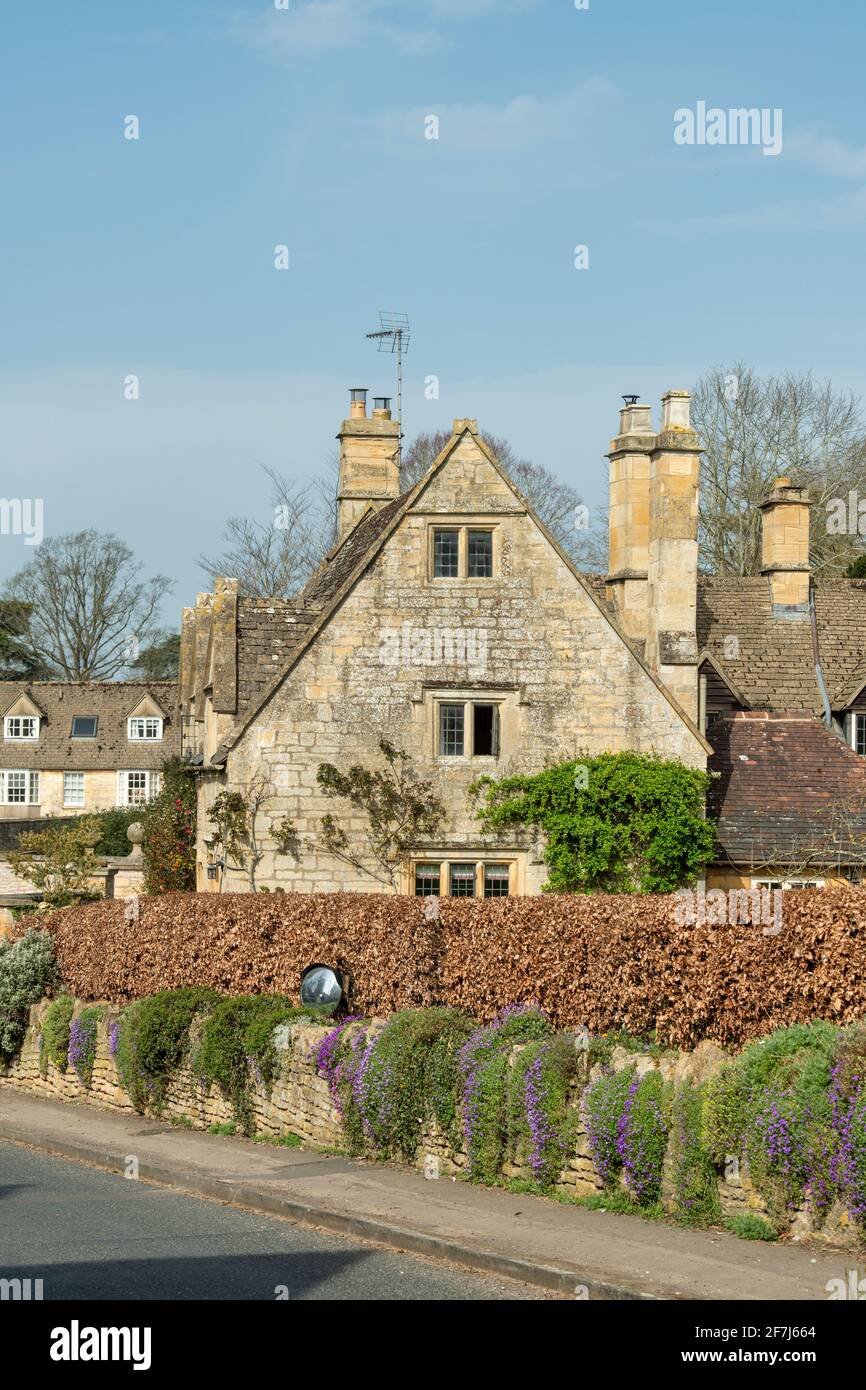 Cotswold stone house in Overbury, Cotswolds, Worcestershire, England Stock Photo