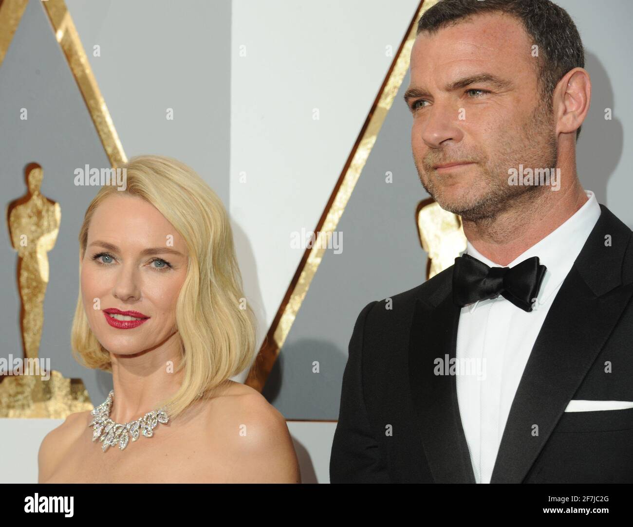 Naomi Watts, Liev Schreiber arrives to The 88th Academy Awards ceremony(02)