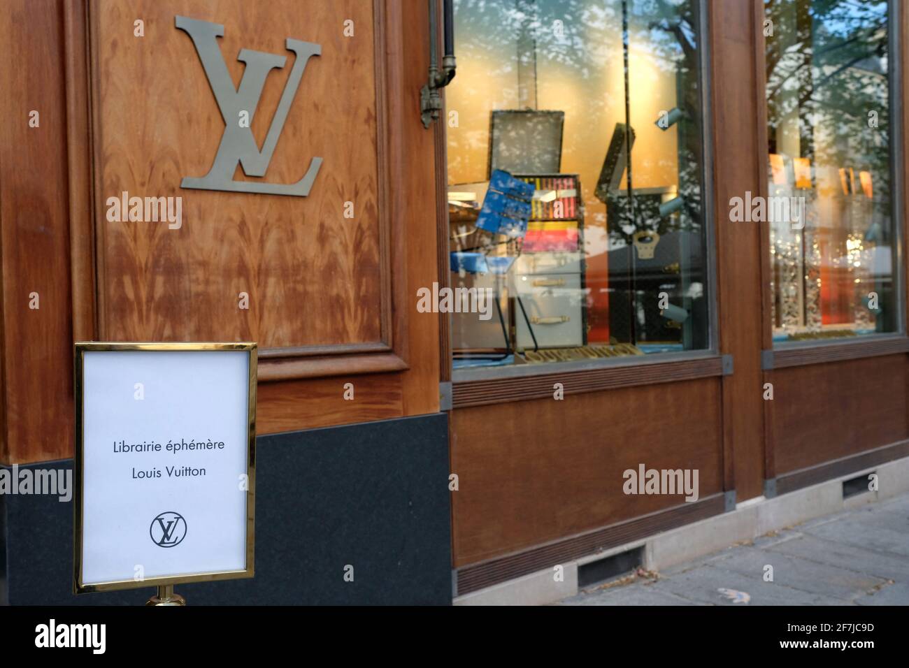Louis Vuitton transformed its Saint-Germain-des-Pres shop into a pop-up  Bookstore as non essential shops are to be closed but libraries can still  be opened in Paris, France, on April 07, 2021. Photo by Aurore  Marechal/ABACAPRESS.COM Stock Photo