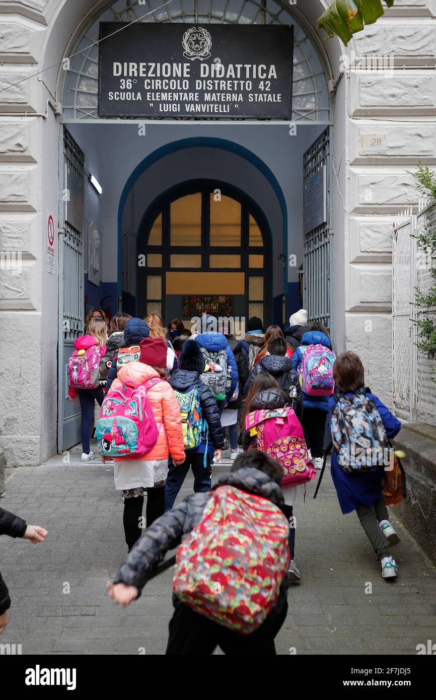 Sixth grade hires stock photography and images Alamy