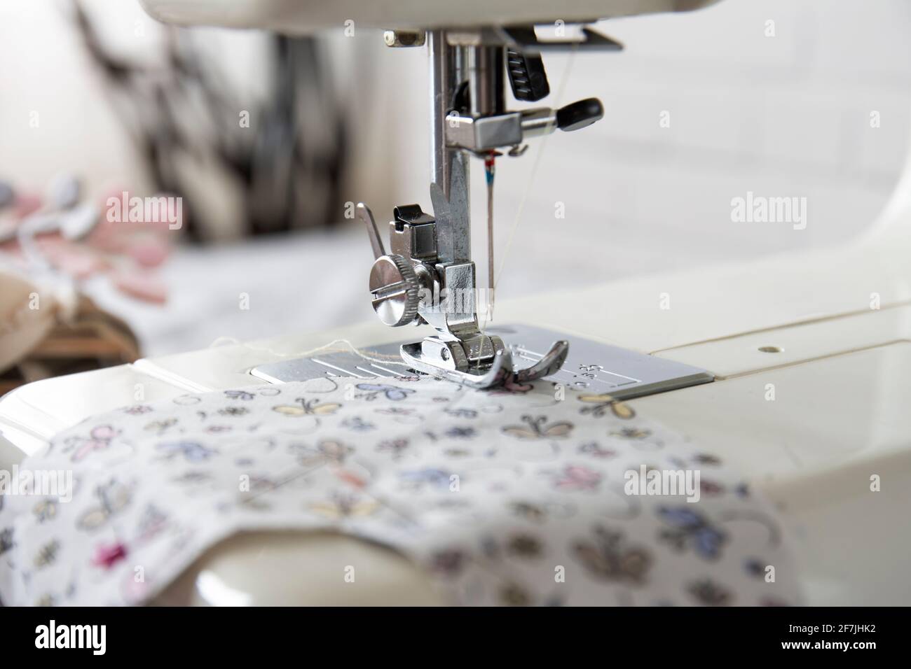 Sewing machine operation from different angles and sewing a flowered