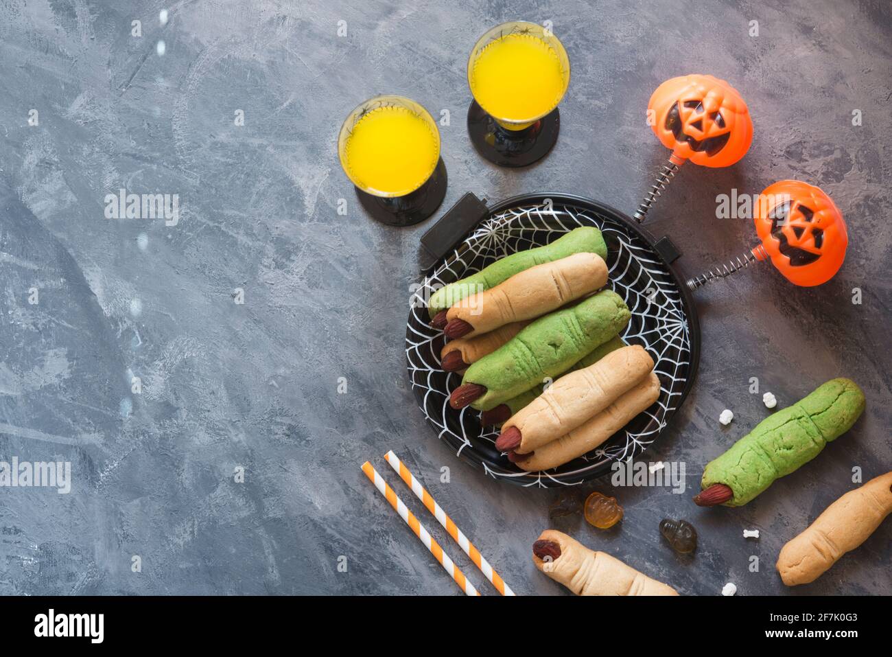 Party halloween food and drink Stock Photo - Alamy