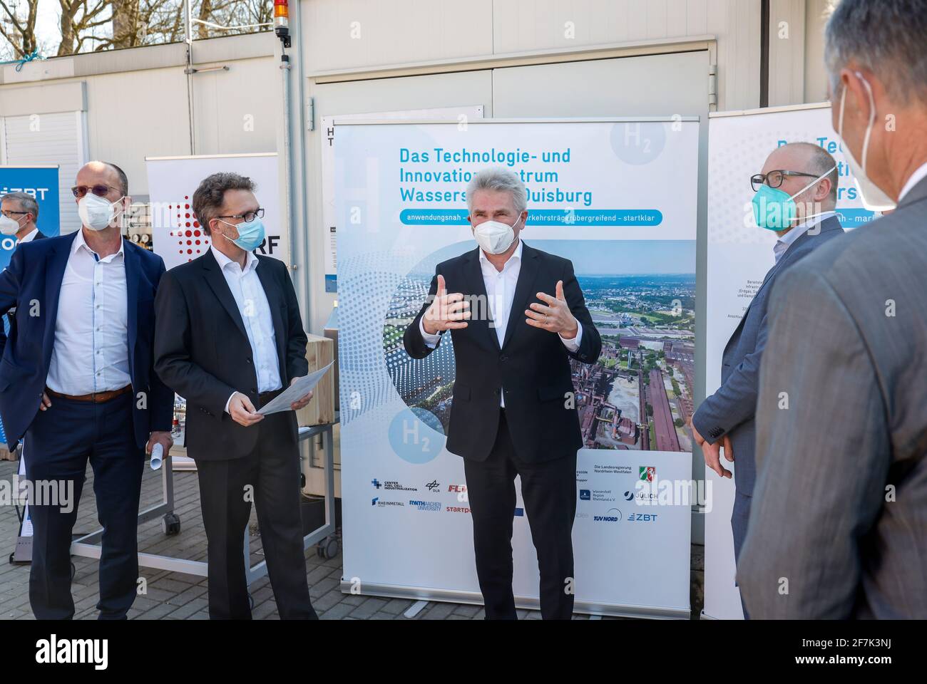 Duisburg, North Rhine-Westphalia, Germany - NRW Minister of Economic Affairs Andreas Pinkwart visits the ZBT Centre for Fuel Cell Technology Duisburg, Stock Photo