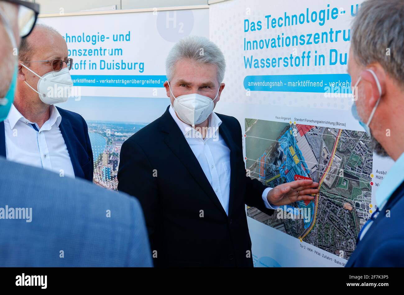 Duisburg, North Rhine-Westphalia, Germany - NRW Minister of Economic Affairs Andreas Pinkwart visits the ZBT Centre for Fuel Cell Technology Duisburg, Stock Photo