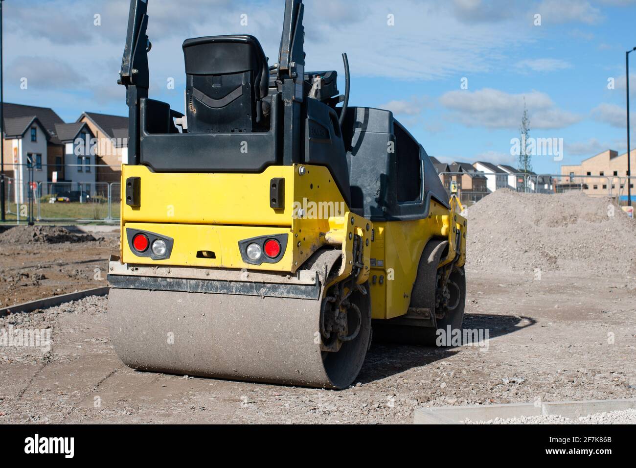 Tarmac compactor outlet