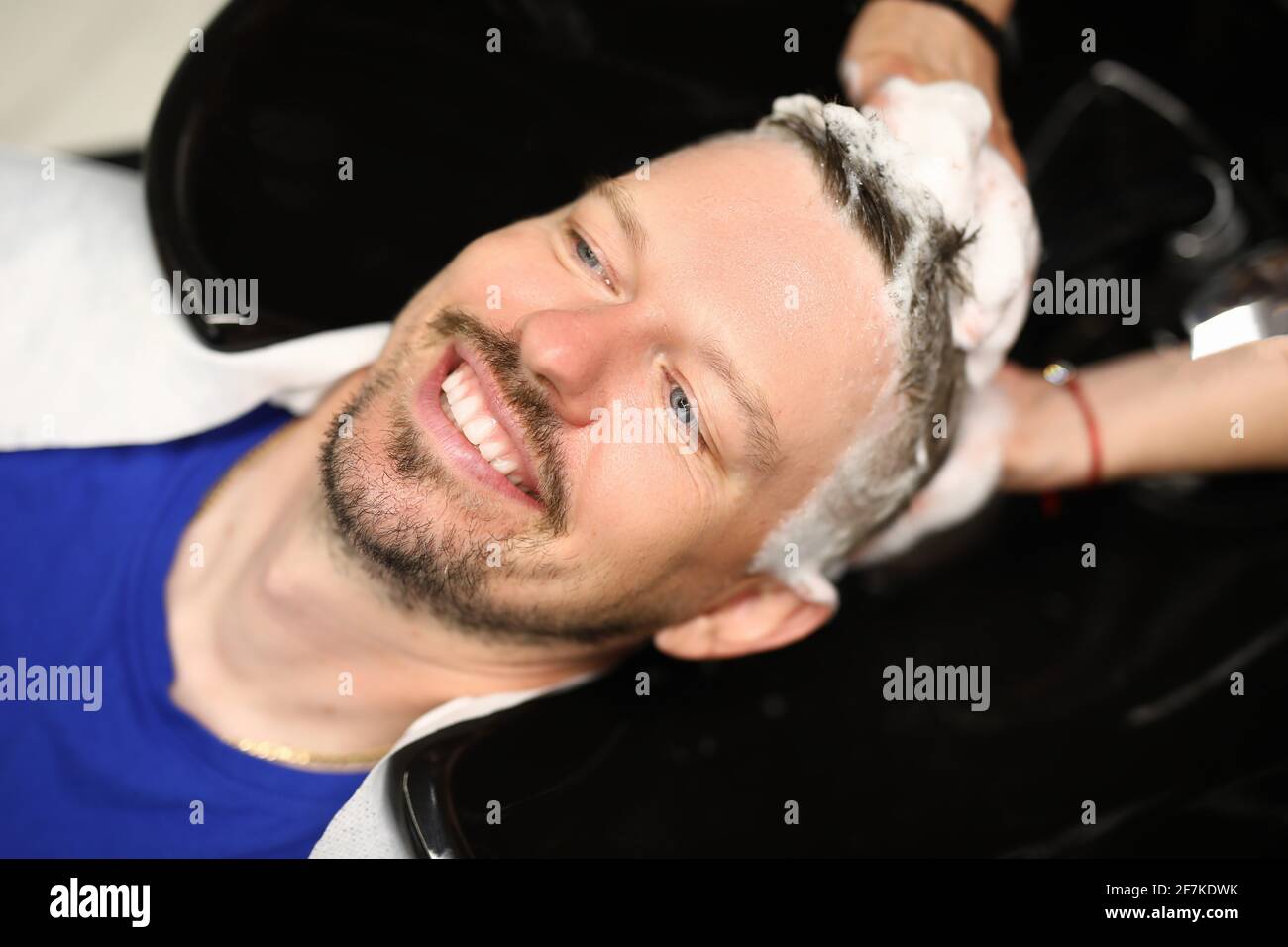Hairdressing sink hires stock photography and images Alamy
