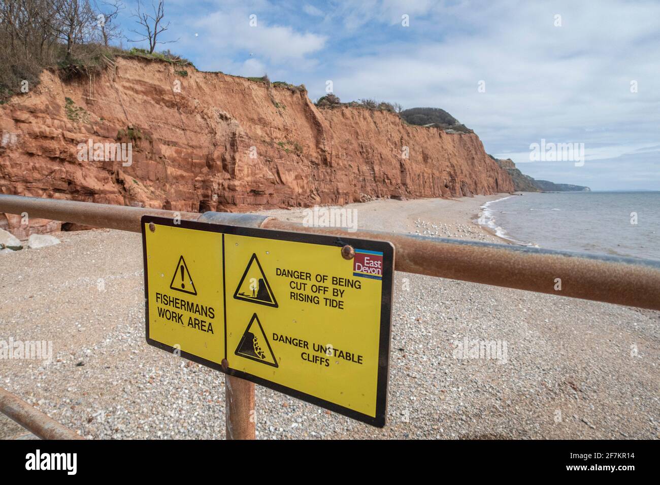 Crumbling Cliffs Sign Fishermans work area hi-res stock photography and images - Alamy